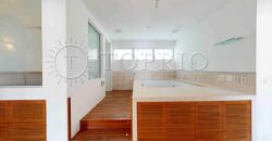 Apartamento de alto padrão à venda no Edifício Michelangelo, localizado em uma das regiões mais valorizadas do Rio de Janeiro.
