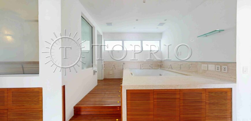 Apartamento de alto padrão à venda no Edifício Michelangelo, localizado em uma das regiões mais valorizadas do Rio de Janeiro.
