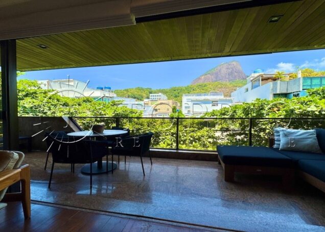 Luxo na Quadra da Praia do Leblon Vista Mar e Dois Irmãos Viva no melhor do Leblon!