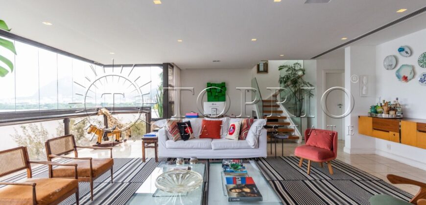 Excelente Cobertura duplex na Av. Borges de Medeiros.