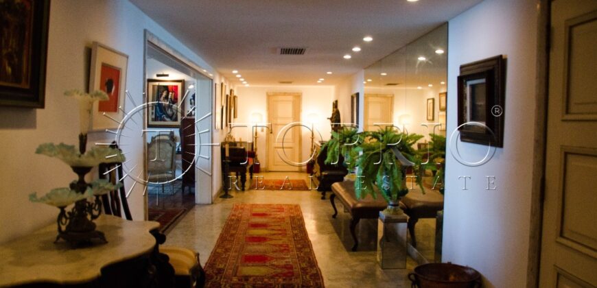 Imóvel Exclusivo no Arpoador – Rua Privativa com Acesso Restrito à Praia