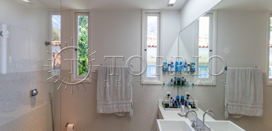 Excelente Casa em Condomínio no Leblon