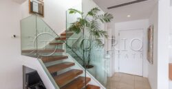 Excelente Cobertura duplex na Av. Borges de Medeiros.