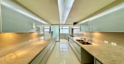 Exclusivo Apartamento na Quadra da Praia do Leblon na Rua Carlos Góis