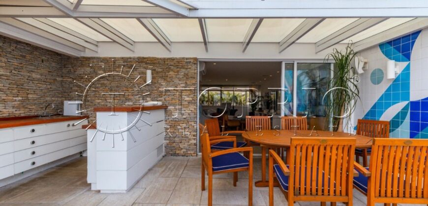 Excelente Cobertura duplex na Av. Borges de Medeiros.