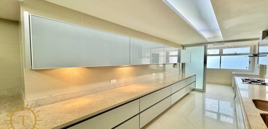 Exclusivo Apartamento na Quadra da Praia do Leblon na Rua Carlos Góis