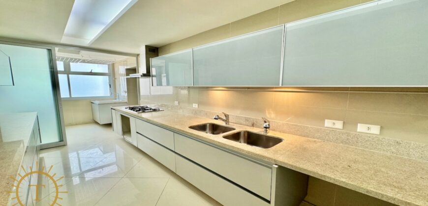 Exclusivo Apartamento na Quadra da Praia do Leblon na Rua Carlos Góis