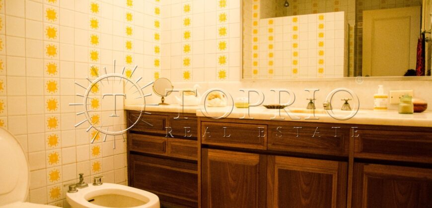 Imóvel Exclusivo no Arpoador – Rua Privativa com Acesso Restrito à Praia