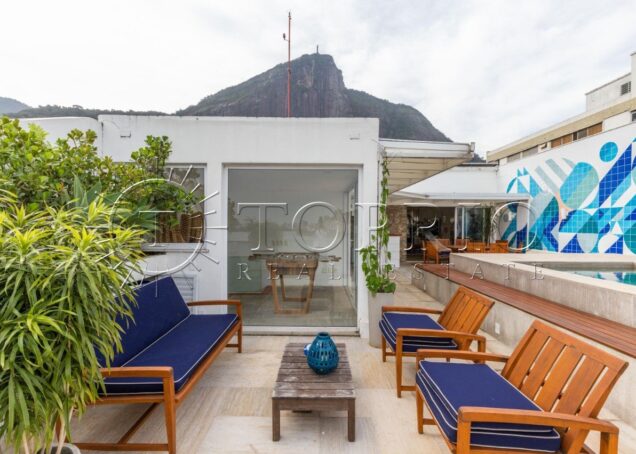 Excelente Cobertura duplex na Av. Borges de Medeiros.