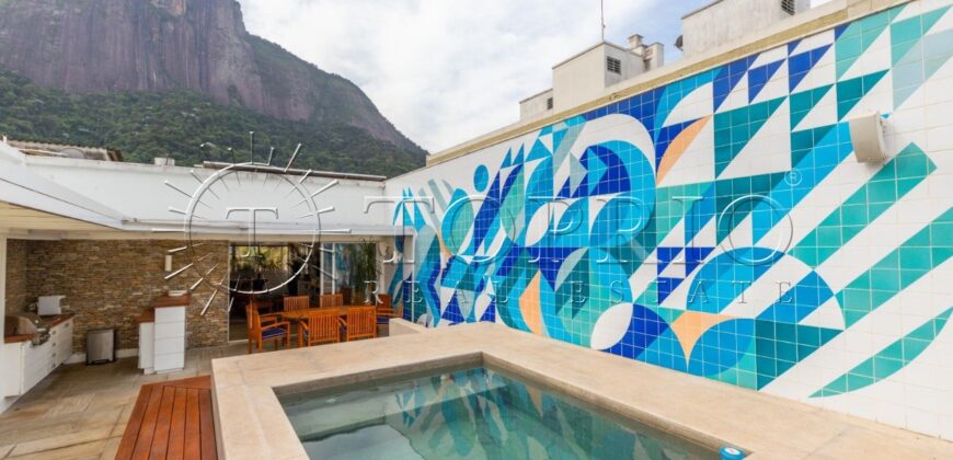 Excelente Cobertura duplex na Av. Borges de Medeiros.