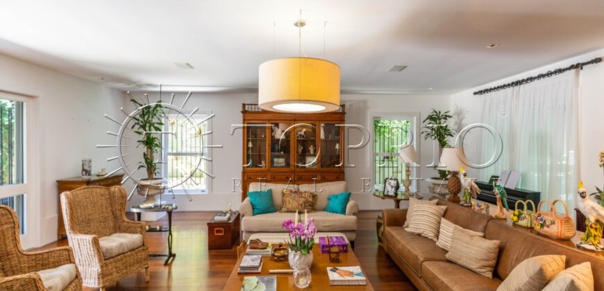 Excelente Casa em Condomínio no Leblon