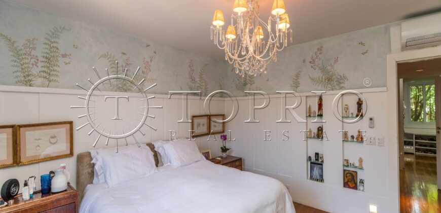 Excelente Casa em Condomínio no Leblon