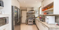 Excelente Cobertura duplex na Av. Borges de Medeiros.