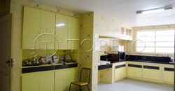 Imóvel Exclusivo no Arpoador – Rua Privativa com Acesso Restrito à Praia