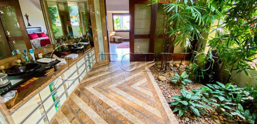 Extraordinária mansão no prestigiado Condomínio Greenwood – Itanhangá.