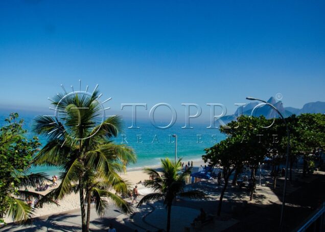 Imóvel Exclusivo no Arpoador – Rua Privativa com Acesso Restrito à Praia