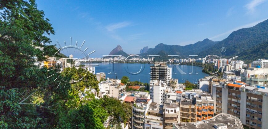 Espetacular apartamento em condomínio fechado na Lagoa Rodrigo de Freitas.