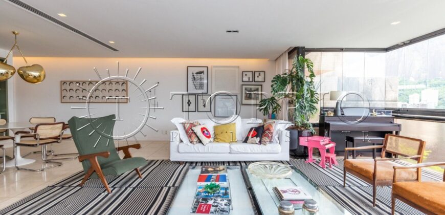 Excelente Cobertura duplex na Av. Borges de Medeiros.