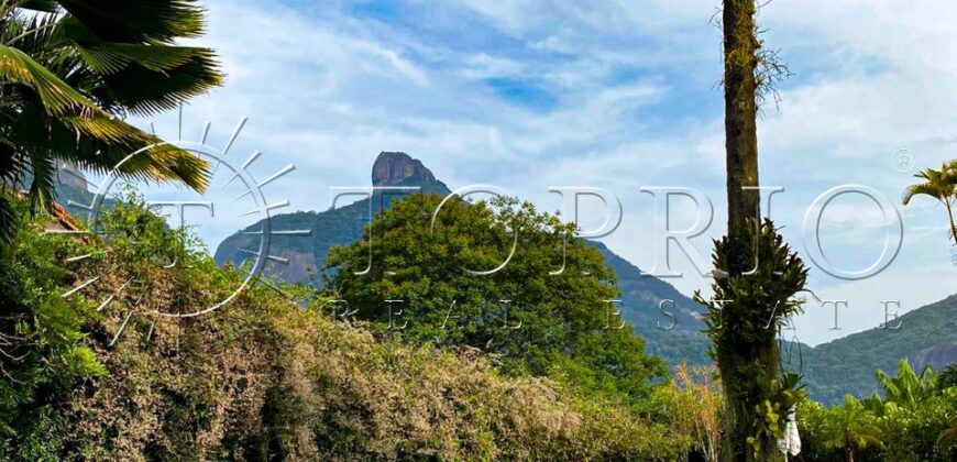 Extraordinária mansão no prestigiado Condomínio Greenwood – Itanhangá.