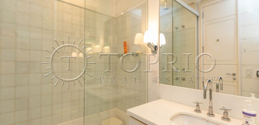 Espetacular apartamento em condomínio fechado na Lagoa Rodrigo de Freitas.