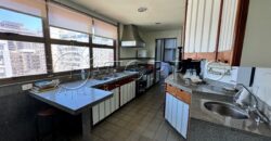 Apartamento em andar alto de 373 m² na Avenida Vieira Souto