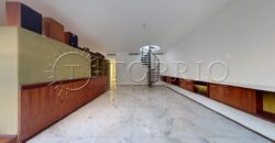 Cobertura duplex à venda no Leblon, na quadra da praia, com 259 m²