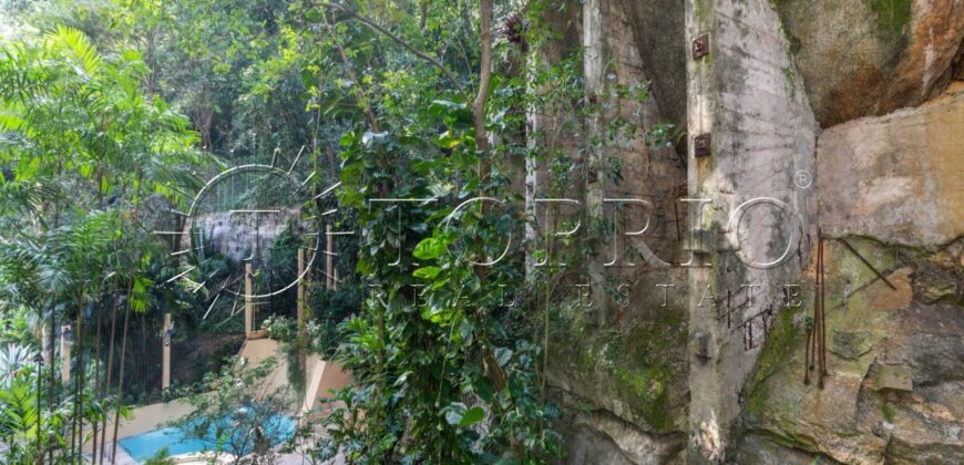 Espetacular apartamento em condomínio fechado na Lagoa Rodrigo de Freitas.
