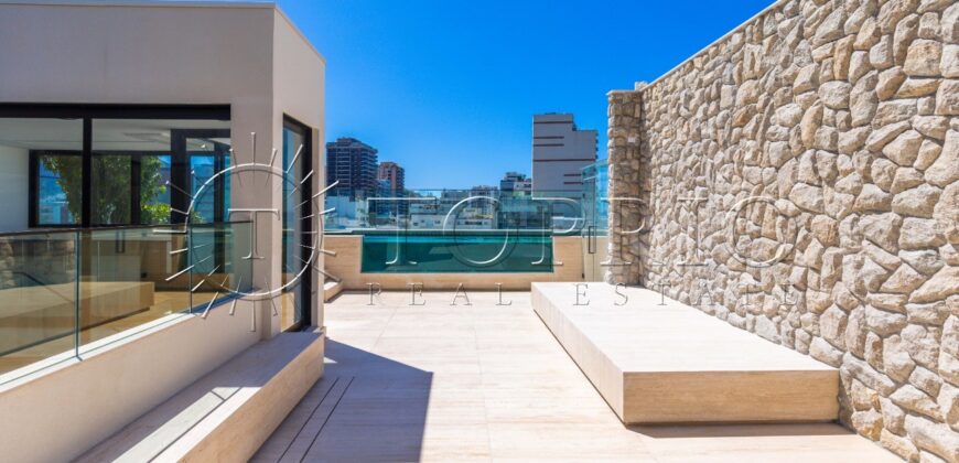 Cobertura Triplex Exclusiva na Av. Borges de Medeiros | 746 m² | Vista Cinematográfica