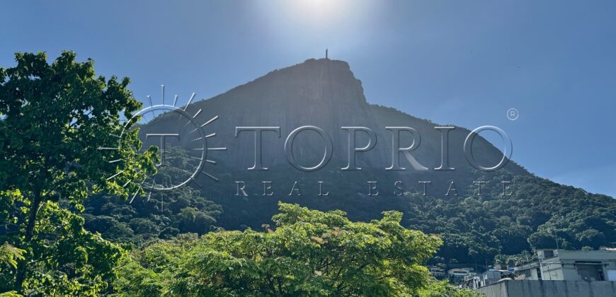 Cobertura Duplex na Quadra da Praia do Leblon – 498m²