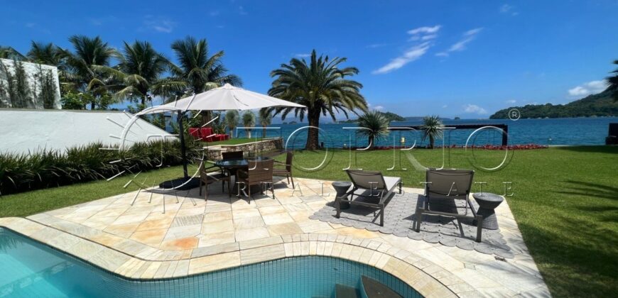 Excelente Casa em Mombaça – Angra dos Reis – Frente para o Mar