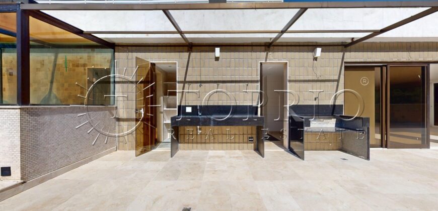 Cobertura Duplex na Quadra da Praia do Leblon – 498m²