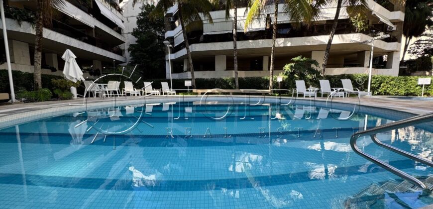 Cobertura Duplex na Quadra da Praia do Leblon – 498m²