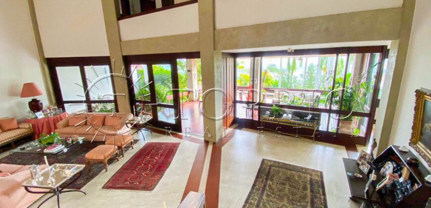 Extraordinária mansão no prestigiado Condomínio Greenwood – Itanhangá.