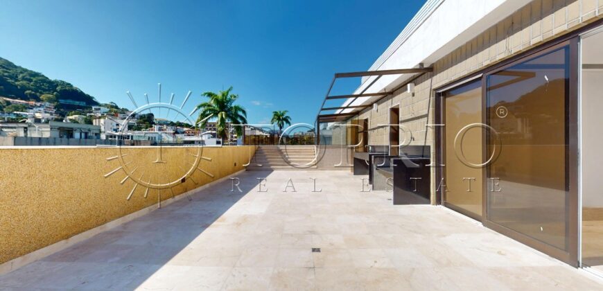 Cobertura Duplex na Quadra da Praia do Leblon – 498m²