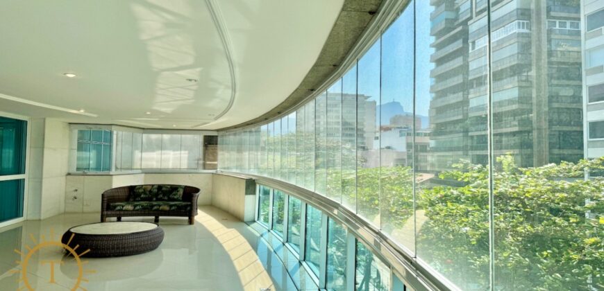 Exclusivo Apartamento na Quadra da Praia do Leblon na Rua Carlos Góis