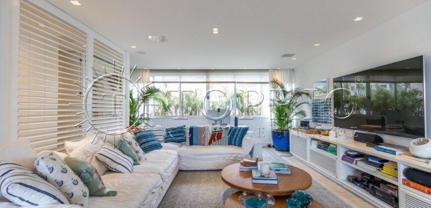 Excelente Cobertura duplex na Av. Borges de Medeiros.