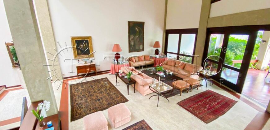 Extraordinária mansão no prestigiado Condomínio Greenwood – Itanhangá.