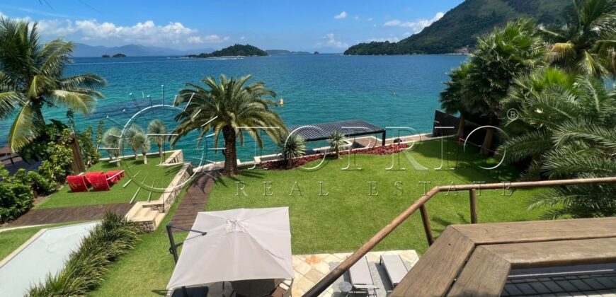 Excelente Casa em Mombaça – Angra dos Reis – Frente para o Mar