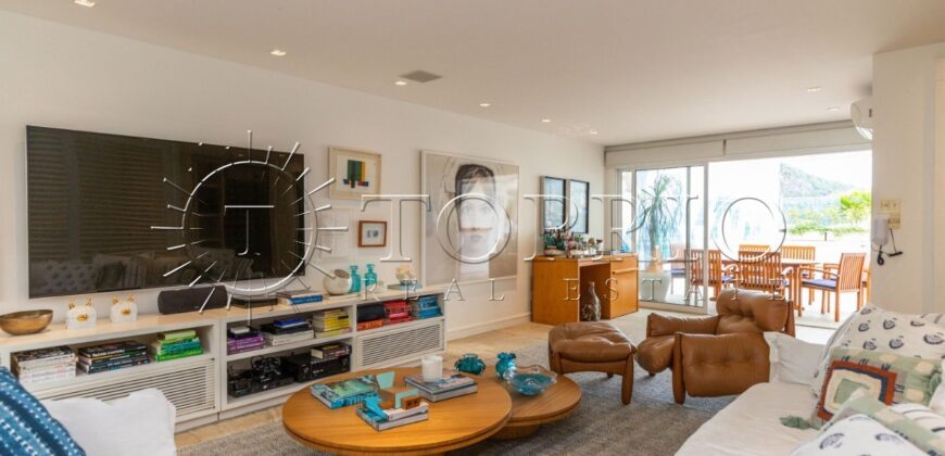 Excelente Cobertura duplex na Av. Borges de Medeiros.