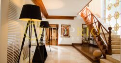 Magnífica Casa com 1.360 m² de Área Construída