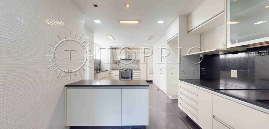 Apartamento de alto padrão à venda no Edifício Michelangelo, localizado em uma das regiões mais valorizadas do Rio de Janeiro.