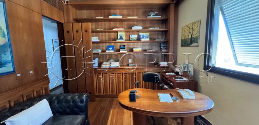 Apartamento em andar alto de 373 m² na Avenida Vieira Souto