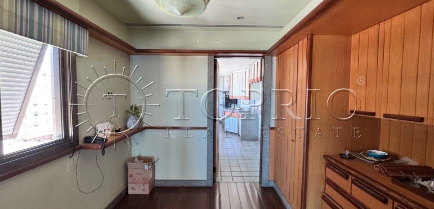 Apartamento em andar alto de 373 m² na Avenida Vieira Souto