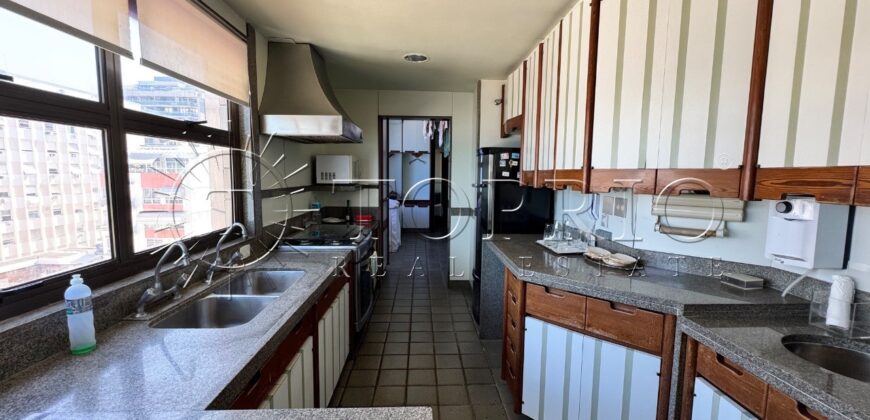 Apartamento em andar alto de 373 m² na Avenida Vieira Souto
