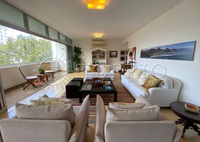 Apartamento Exclusivo com Vista para a Lagoa – 1 por Andar