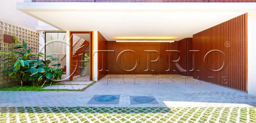 Espetacular casa duplex com 470m² de área construída