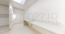 Casa duplex com 626 m² de área construída