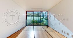 Casa duplex com 626 m² de área construída