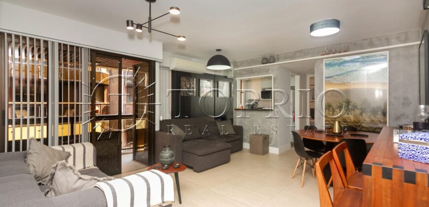 Apartamento reformado com vista para a Praia de Ipanema