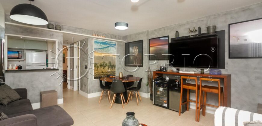 Apartamento reformado com vista para a Praia de Ipanema